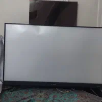 تلویزیون شکسته و خراب و نیاز ب تعمیر
