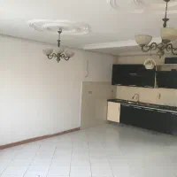 سوئیت ۶۵ متری نورگیر عالی دوکله جای پارک دارد