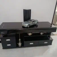 میز تلویزیون بسیار شیک شیشه ای
