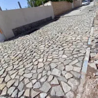 سنگ فرش و دیوار سنگی