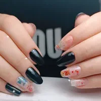 استخدام ناخن کار  کاشت ناخن وترمیم و خدمات مژه