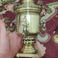 سماور یکونیم لیتری زغالی رنجی و چراغ برنجی