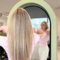 مدل جهت فیلمبرداری عکاسی