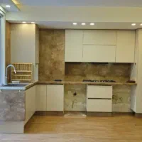آپارتمان80متری-دارای-حیاط-20متری-بازسازی-شده