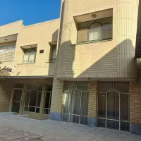 منزل مسکونی درچه ۲ طبقه دو طرف راه(چهاراه خط گاز)