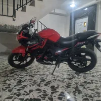 موتور مگلی۲۰۰ مدل۴۰۲ کم کار|موتورسیکلت|صحنه, |دیوار