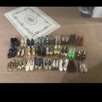 تعدادی کفش مجلسی اسپورت. ولباس