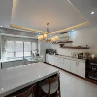 برج ارکیده پامچال دریاچه شهرک چیتگر