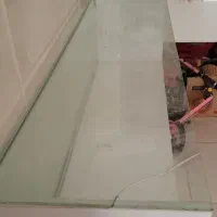 ویترین مغازه سالم، ابعاد درج‌شده در عکس