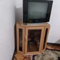 تلویزیون با میز