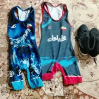 دوبنده کشتی و کفش کشتی