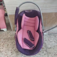 سیسمونی و یک عدد مبل کودک