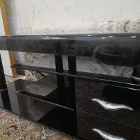 میز تلویزیون شیشه ای