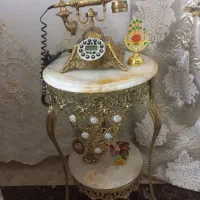 میز برنز  و تلفن برنزی سالم و نو|میز تلفن|قم, بنیاد|دیوار