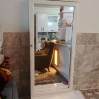آینه و جاکفشی قدی .