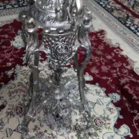 میوه خوری کنار سالنی