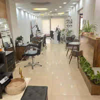 آرایشگر با تجربه و پر مشتری