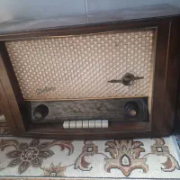 رادیو لامپی قدیمی چوبی