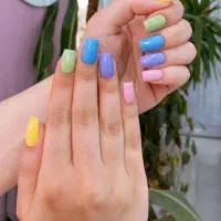 آرایشگری و زیبایی تخفیف ویژه لاین ناخن