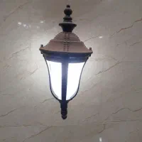 سه عدد لامپ دیواری و دو عدد لوستر فانتزی