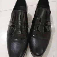 کفش ورنی