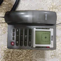 یک عدد تلفن رو میزی سالم