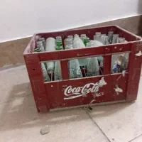 جعبه نوشابه همراه شیشه