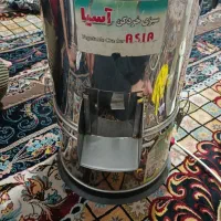 سلام سبزی خرد کن.