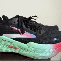 کتونی بروکس ورزشی