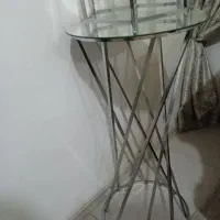 میز کنارسالنی و فانوس