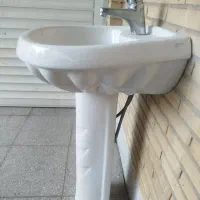 روشویی پایه دار