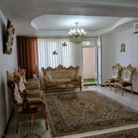 مبل ۹ نفره سالم  با یه تابلو از نمایشگاه تماس نگیر