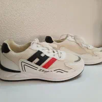 دوعدد کفش اسپرت خارجی|کیف، کفش، کمربند|شاهینشهر, عطار|دیوار