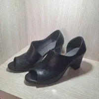 کفش چرم پاشنه دار