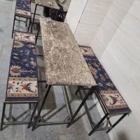 صندلی قهوه خونی ای
