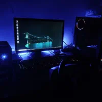 کامپیوتر کامل گیمینگ همراه با تمام وسایل