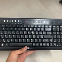 کیبورد lg و چند تا قطعه کامپیوتر
