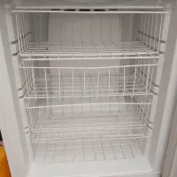 یک عدد یخچال به فروش میرسد