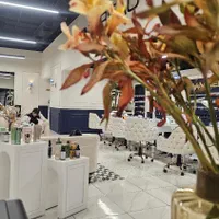 نیروی خدمات جهت سالن زیبایی ایران مال