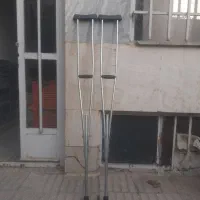 یک جفت عصا زیر بغلی سالم در حد نو،زیر 1ماه کار کرد
