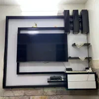 میز تلویزیون دیواری در حد نو