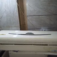 یک دستگاه کولر گازی بیست و چهار