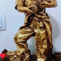 مجسمه پسر خرگوش