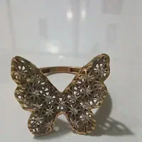 انگشتر پروانه