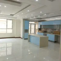 ۱۵۰متر، خیابان اصلی، عروسک