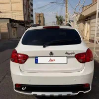 کویک R 1402 سفید مشکی با رینگ