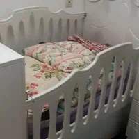 تخت دومنظوره نوزاد و نوجوان