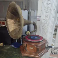 جعبه آواز قدیمی