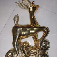 مجسمه طلایی