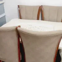 میز چوبی استفاده نشده